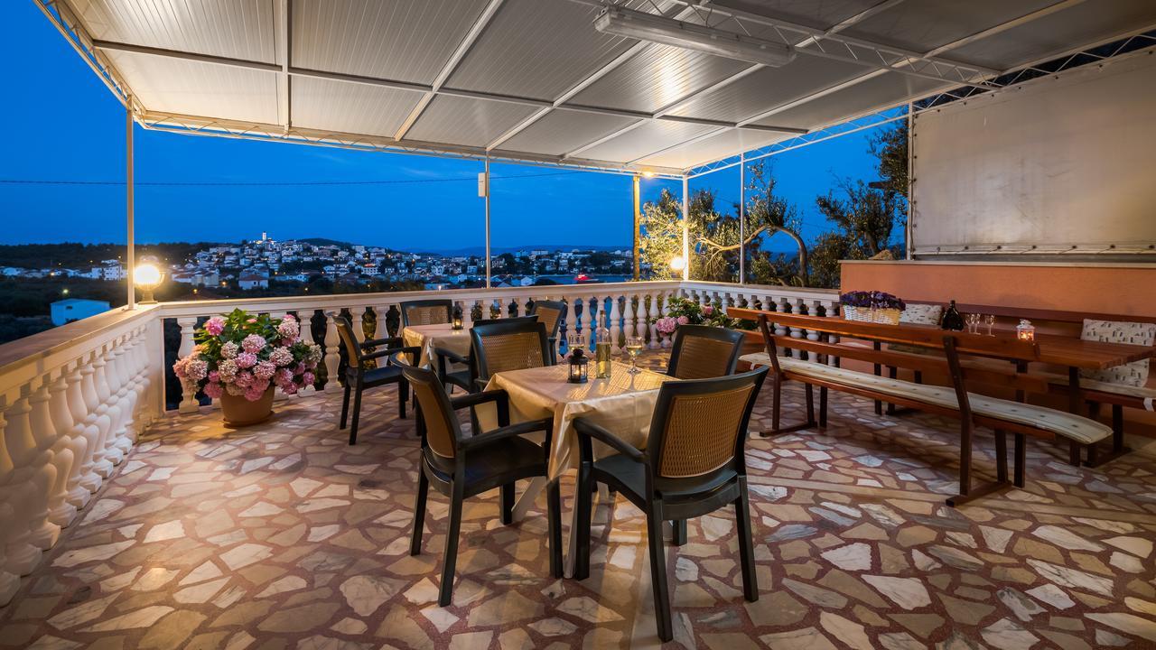 Apartments Loncar Seget Vranjica Eksteriør billede